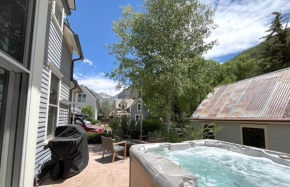 The Residence on South Oak - steps to the gondola! Telluride